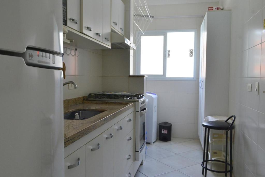 Aluga-se Apto 2 Quartos, sendo 1 suíte, 3 Ar cond. Mobília completa - Praia Grande Ubatuba/SP Exterior foto